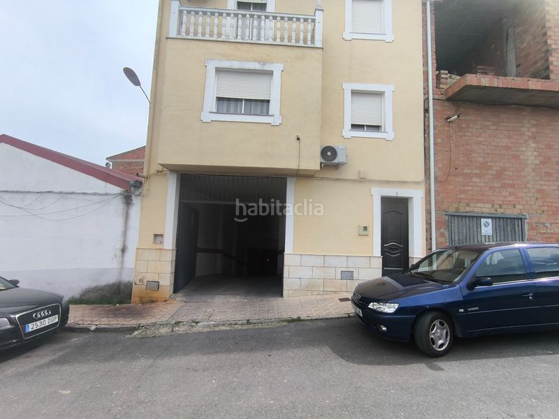 Foto c8312a4e-cca0-49a1-8501-6192b427ec0b. Aparcament cotxe a calle san juan 89 a Mengíbar