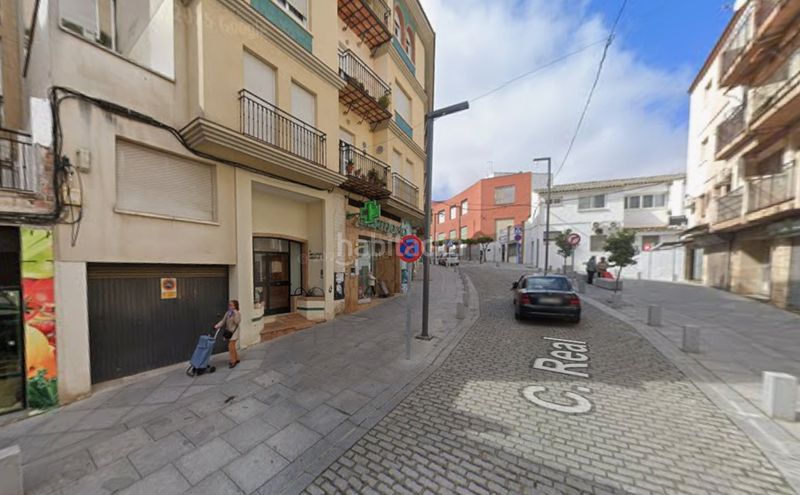 Foto 92f60750-4d99-4c86-8c16-08e41fa5d8d4. Parking coche en calle real 4 en Mengíbar