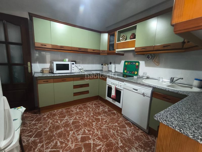 Foto d870a6d0-766d-487e-a0ff-c8f3e2c583a2. Casa a calle granada 17 a Mengíbar