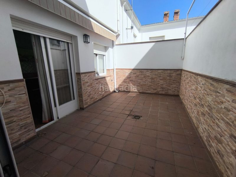 Foto 189b5925-7e81-40ea-bb0c-58e6ba7e7111. Casa adosada en Mengíbar