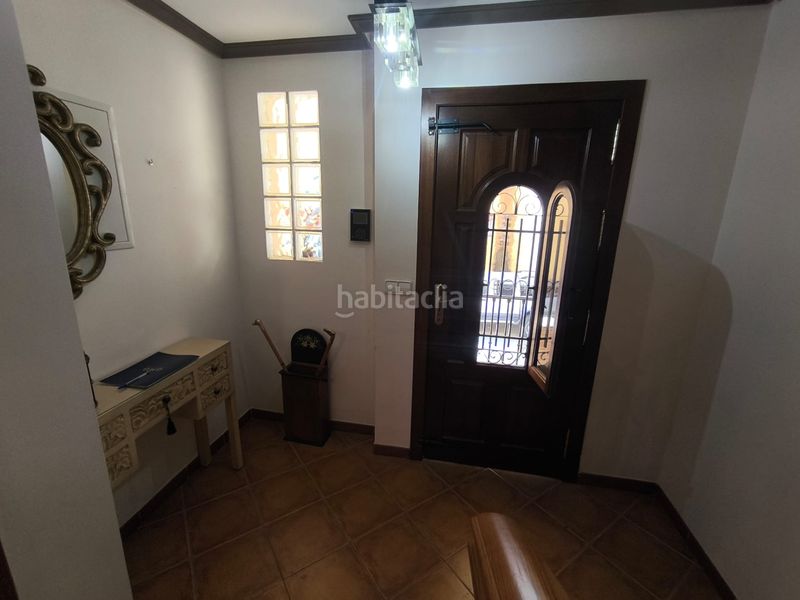 Foto c6457ec1-21bd-4283-86fa-451c0a9482f4. Casa adosada en Mengíbar