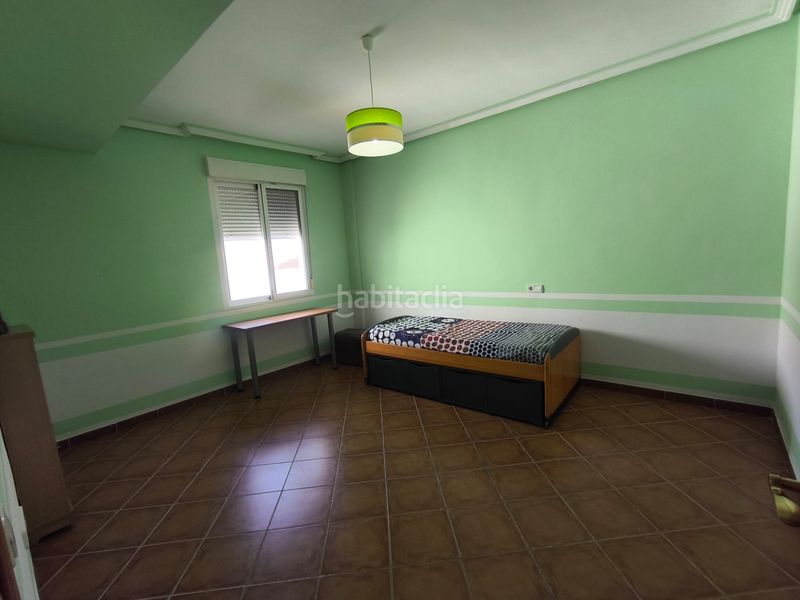 Foto d2829e3b-456f-4002-bd79-56cf4be22fa6. Casa adosada en Mengíbar
