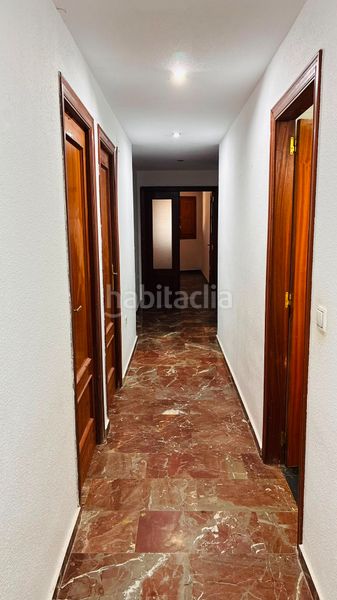 Foto 93170847-e540-4d3c-8935-9b6d7392dafd. Piso en calle real 24 en Mengíbar