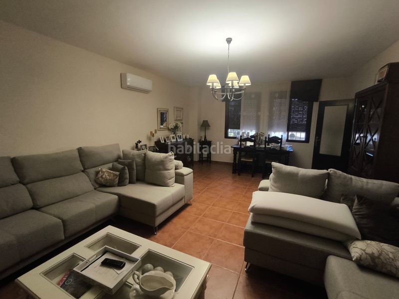 Foto ac0adf89-19a5-447a-9c81-388c54e813ef. Chalet en Mengíbar