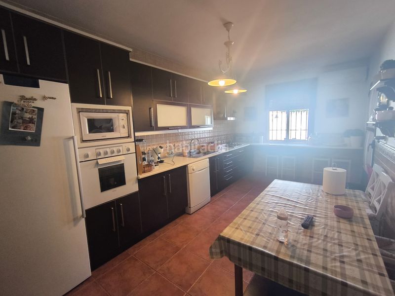 Foto d53670b0-5dfb-4d90-a534-e69df0cc31e4. Chalet en Mengíbar