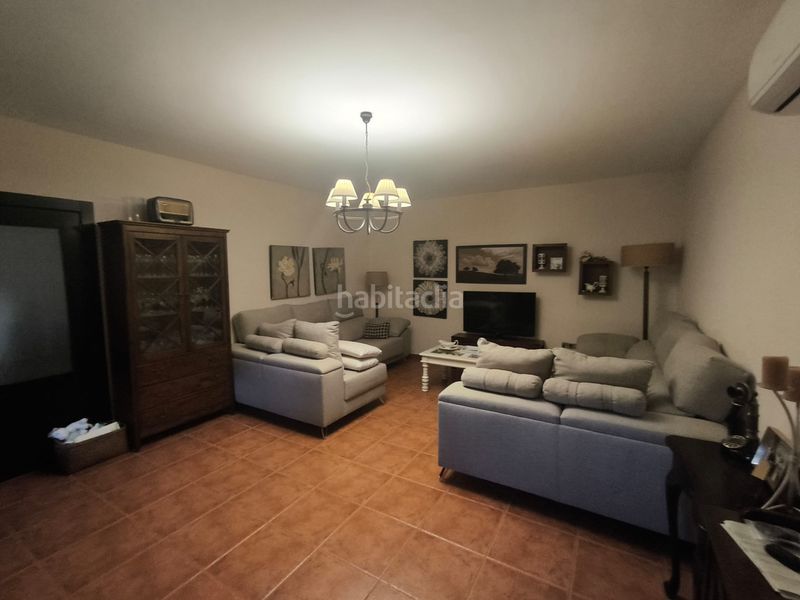 Foto eec545a0-a7e1-4be4-a4a7-0142fe448147. Chalet en Mengíbar