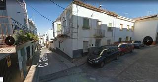 Terreny residencial a Mengíbar. Se vende solar en el centro del pueblo. dispone de 192 metros cu