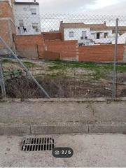 Terreny residencial a Mengíbar. Se vende solar con posibilidad de construcción de gran vivienda.