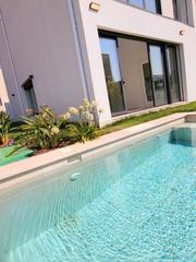 Casa aparellada a Navia. Chalet modernista - a 1 km de playa samil
