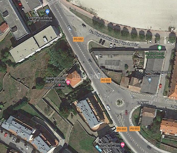 Foto 4bedb4cd-0e87-479f-a92d-58bb37368ad3. Parking voiture dans Baiona