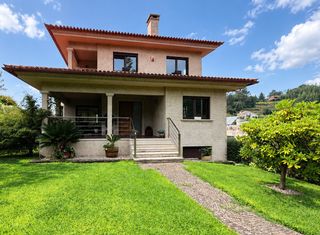 Rent Chalet in Gondomar. Chalet de lujo en alquiler anual