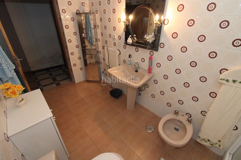 Foto badfa453-7404-4e4d-8f02-05527c3a2555. Casa adossada amb xemeneia calefacció aparcament a Torremocha de Jarama