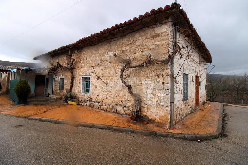 Foto b3006de2-a770-4eec-a94e-00a0163e08e2. Casa adosada en Torremocha de Jarama