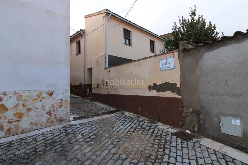 Foto 162fbbc5-c450-4f9d-88d6-38fc33a07857. Casa adosada  de 2 plantas con terrenos en Torrelaguna