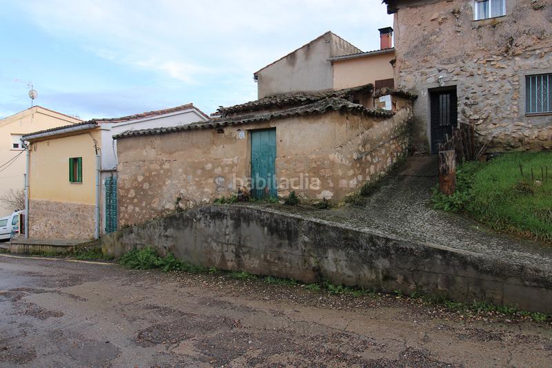 Foto 4882c692-52a1-41ee-8b3d-feba88e92178. Casa adosada  de 2 plantas con terrenos en Torrelaguna