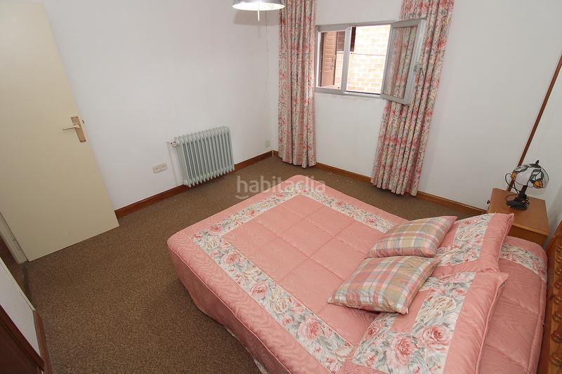 Foto b051944c-ebd1-473b-9a3c-ab9bd32761d0. Casa adosada  de 2 plantas con terrenos en Torrelaguna