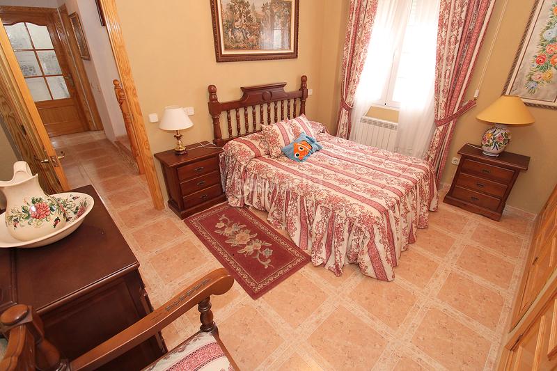 Foto 0a7f4e6e-0350-459f-9dde-44b36221d854. Chalet  independiente con piscina y amplio cenador en caraquiz en Uceda