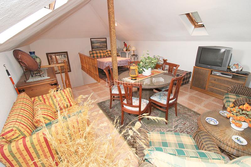 Foto b010d50f-b603-405e-b5f0-1039ed8085d9. Chalet  independiente con piscina y amplio cenador en caraquiz en Uceda