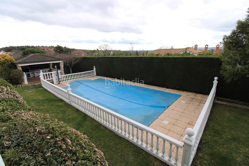Foto cb697da9-f6ce-4e49-ac27-7fca64f52a22. Chalet  independiente con piscina y amplio cenador en caraquiz en Uceda