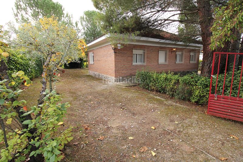 Foto 2e59fce2-a015-4768-b1c4-b16483f18865. Chalet with fireplace heating parking in Uceda