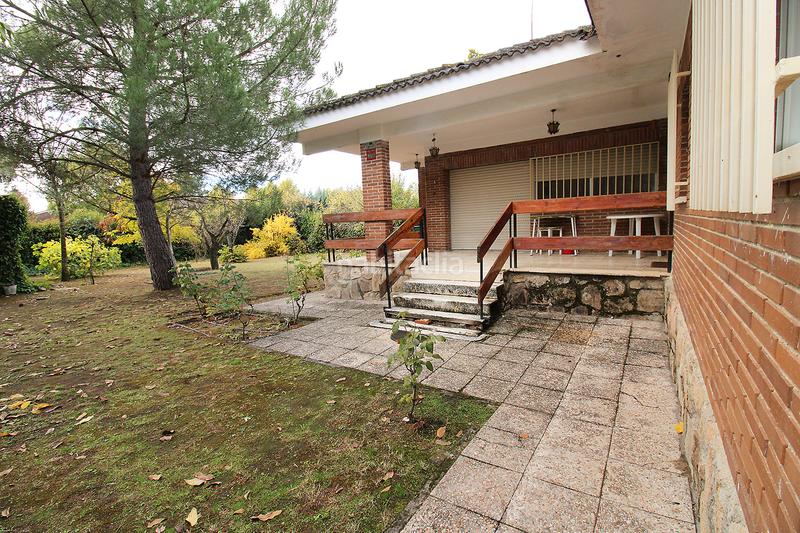 Foto 2f783d64-fa31-4b5e-beb3-cea35608b2d8. Chalet with fireplace heating parking in Uceda