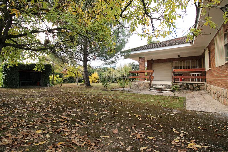 Foto 53ca2db2-3785-4f7e-a6c5-b79a48d30b03. Chalet with fireplace heating parking in Uceda