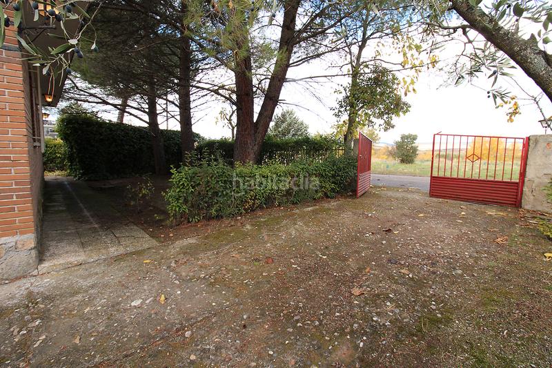 Foto 8c29c70d-cb00-4bab-a419-741ca314e22e. Chalet con camino riscaldamento parcheggio in Uceda