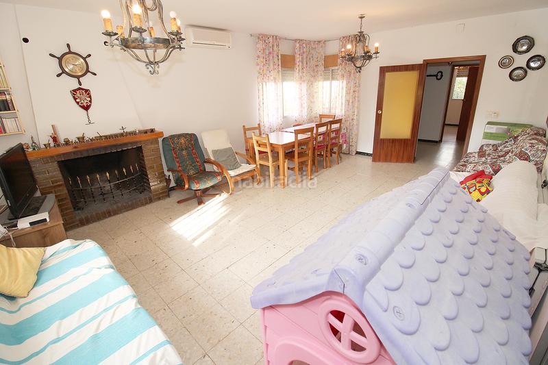 Foto e114ac9d-5559-4c13-b829-9d5fb9b7c51c. Chalet con camino riscaldamento parcheggio in Uceda