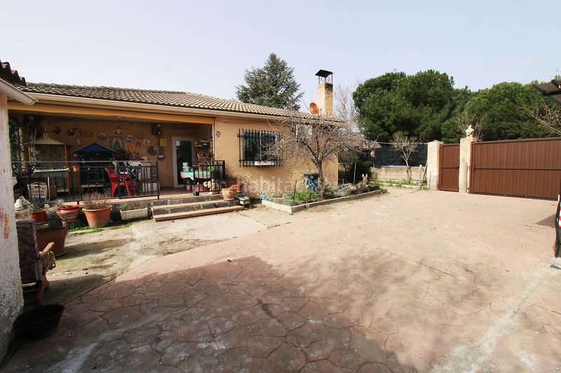 Foto 6f43f047-b415-4567-b381-a10d51929e3f. Chalet with fireplace heating parking in Torremocha de Jarama