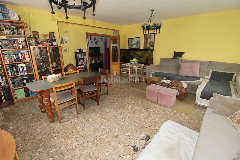Foto d0261741-2614-4a37-9dbc-df64b2924f60. Chalet with fireplace heating parking in Torremocha de Jarama