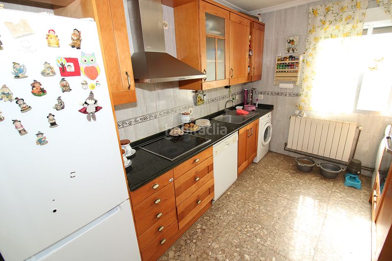 Foto f01543cd-c640-4259-b16f-e4e3625f2f16. Chalet with fireplace heating parking in Torremocha de Jarama