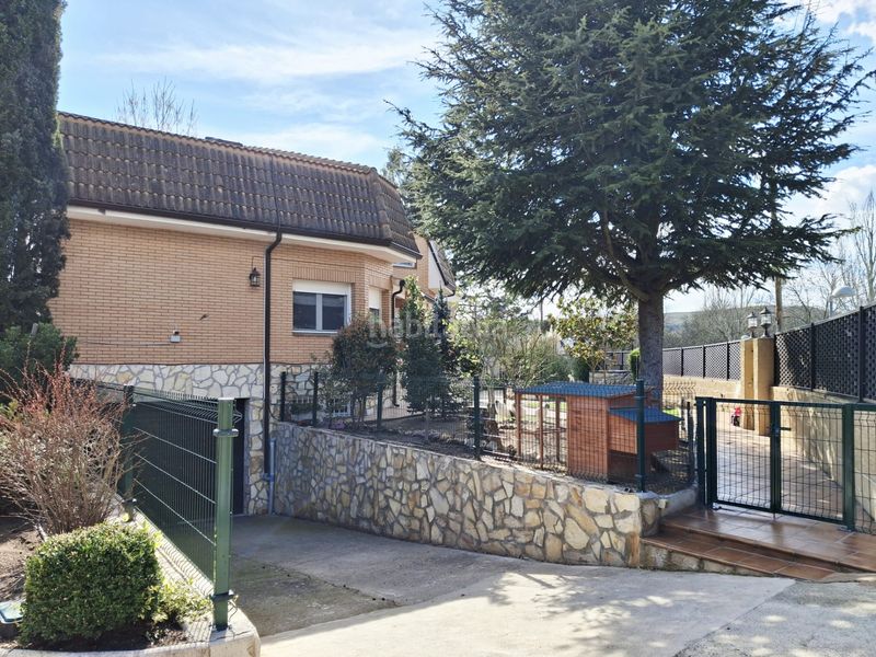 Foto b2da77e0-e94c-4ac4-ac3a-4af74b3774af. Maison avec cheminée chauffage parking piscine dans Uceda