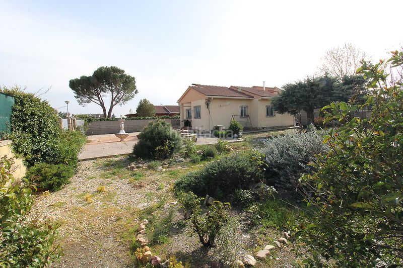 Foto acd2d8d6-45c3-4c35-8be4-888b9a682e4c. Chalet en Torremocha de Jarama