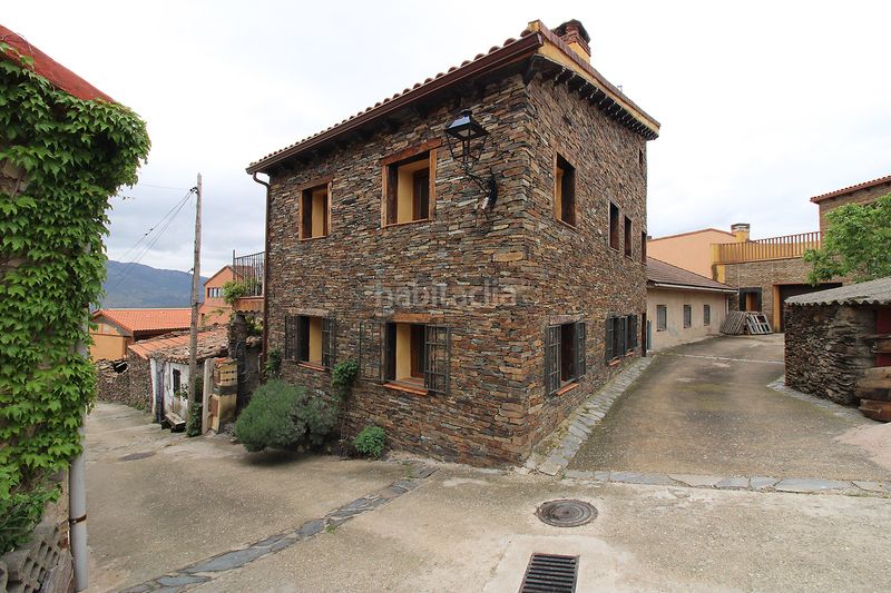 Foto 02a7e37b-709f-4e22-8321-bf10ac11cf9f. Casa aparellada amb calefacció a Atazar (El)