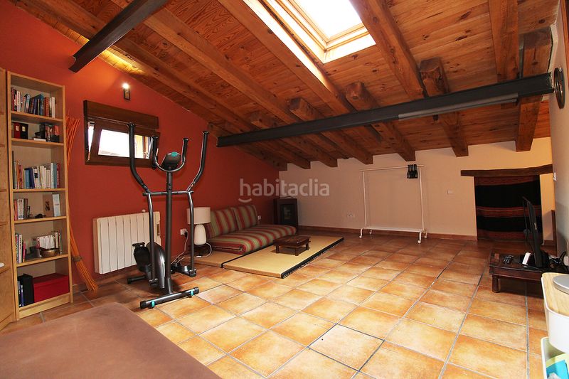 Foto 40747440-f86f-499d-b4d8-4bbc75f1cfff. Casa aparellada amb calefacció a Atazar (El)