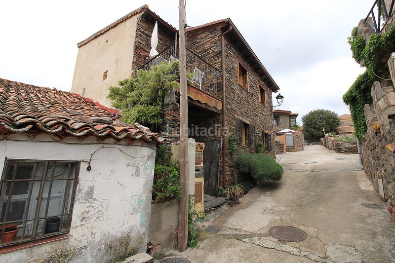 Foto 4b82b9ac-5269-4f40-bb05-e48c7e9d5610. Casa aparellada amb calefacció a Atazar (El)