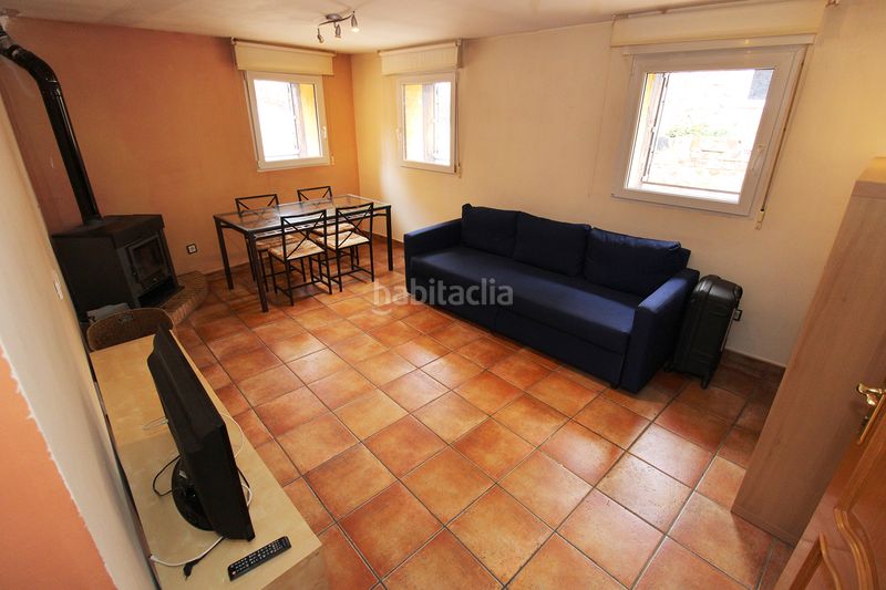 Foto 9166cb08-3097-4858-a61f-8ff993eaae00. Casa aparellada amb calefacció a Atazar (El)