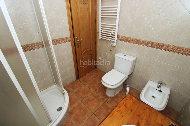 Foto e6a3cd76-0f6a-42a4-8dad-0f50f8e7171e. Casa aparellada amb calefacció a Atazar (El)