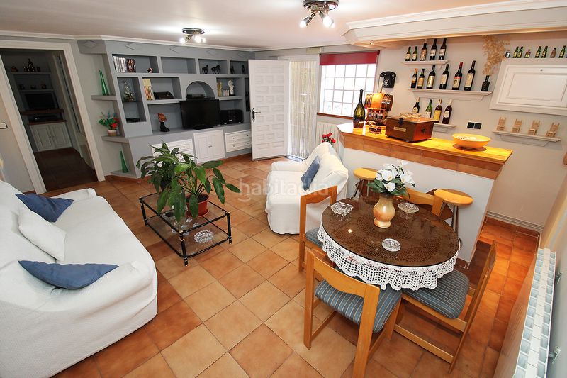 Foto 4d780294-20a2-4e6e-a23e-fceae51d09e2. Chalet avec cheminée chauffage parking dans Uceda
