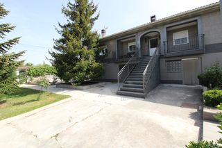 Chalet in Avenida ginebra 11d. Espectacular chalet independiente de 2 plantas