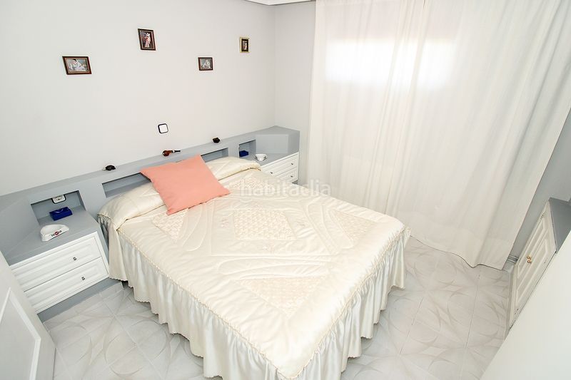 Foto f5c03875-7ebe-4664-bd14-224c765eb1e7. Chalet avec cheminée chauffage parking dans Uceda