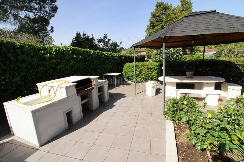 Foto f6e85d69-ff82-4fc6-9639-569cea393156. Chalet avec cheminée chauffage parking dans Uceda