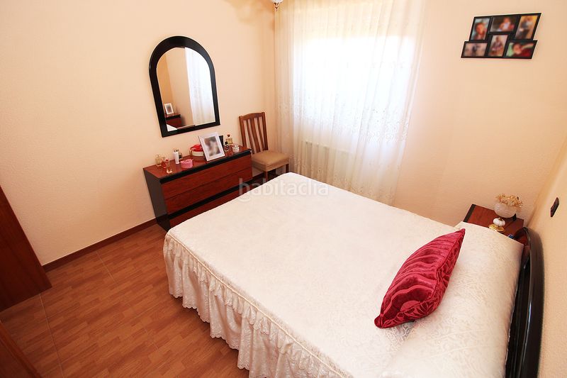 Foto b91500ad-e848-4579-8253-4c9bb00a4e1a. Casa aparellada amb xemeneia calefacció aparcament a Torremocha de Jarama