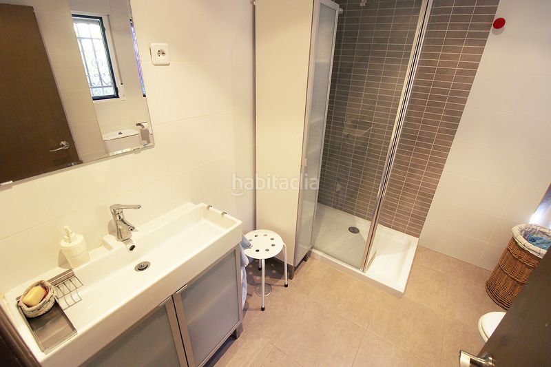 Foto b730f527-f23a-4bd5-a6d2-185cea885f2a. Haus mit kamin heizung parking pool in Uceda