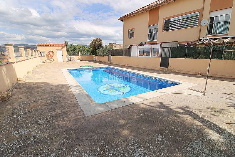 Foto 61b4515e-f002-4404-b772-c971e50b50ff. Pis amb calefacció aparcament piscina a Uceda