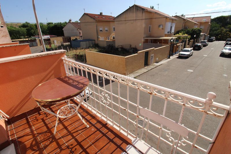 Foto f41e5b4d-44d5-4c8e-8b17-ff75d10c0ed7. Chalet avec chauffage parking dans Uceda