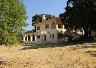 Chalet in Uceda. Chalet independiente con gran parcela en caraquiz