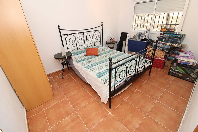Foto e5824dd6-72b3-488a-b275-eb0182279503. Chalet  independiente con gran parcela en caraquiz en Uceda