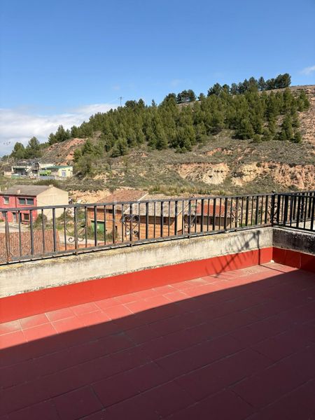 Foto 61bab432-71ff-48a5-978e-9a5a002efdf9. Planta baixa a calle moscatel 25 a Alberite