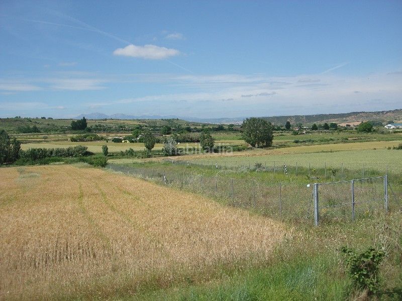 Foto d7b6fc52-8212-4333-9bf7-b48c17c5cba2. Finca rústica a Villamediana de Iregua